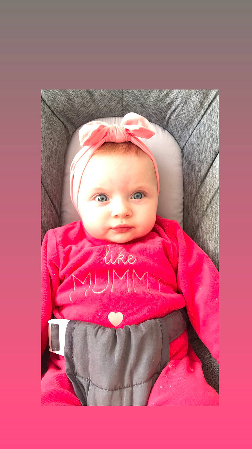 Layanna a rejoint le concours — aidez-le/la à gagner de superbes lots ! baby, baby_products, cheek, child, child_model, hair_accessory, head, headband, lip, magenta, person, pink, product, toddler