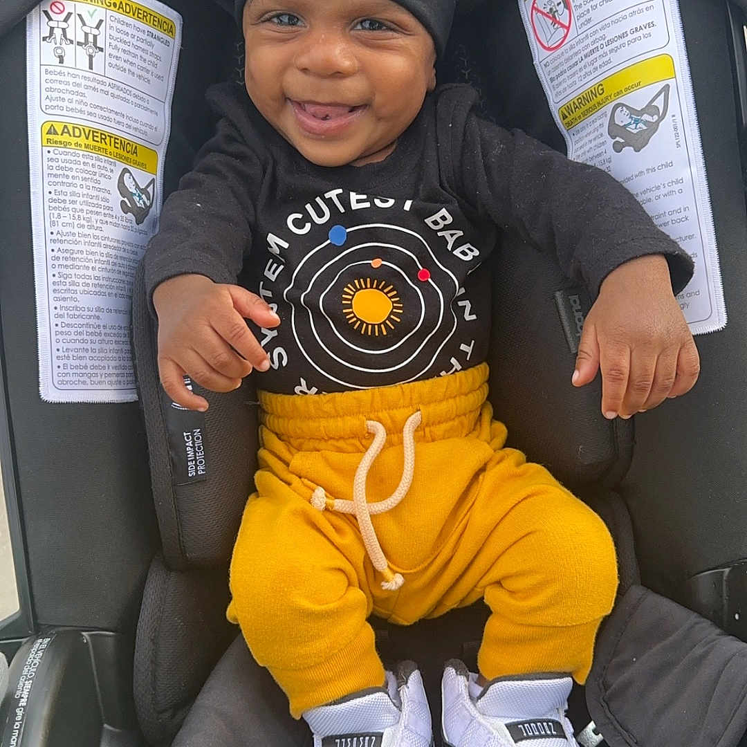 Xaxsyn is registered to the contest to win money with this photo: baseballcap, boy, cap, child, clothing, coat, face, footwear, hat, head, jacket, male, pants, person, photography, portrait, shoe, shorts, sneaker, t_shirt