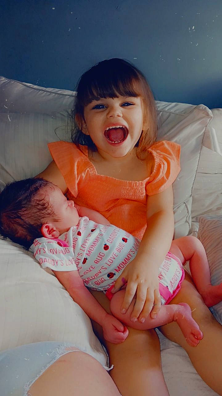 Octavia is registered to the contest to win money with this photo: comfort, eye, face, facial_expression, gesture, hair, hairstyle, happy, head, human, human_body, joint, mouth, muscle, organ, person, shoulder, skin, smile, stomach