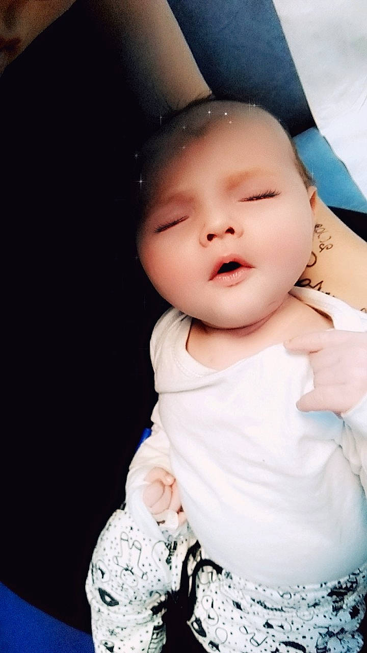 Ludjé participe au concours pour gagner de l'argent avec cette photo : beauty, black_hair, cheek, child, eye, girl, happiness, infant, person, portrait_photography, product, skin, smile, toddler