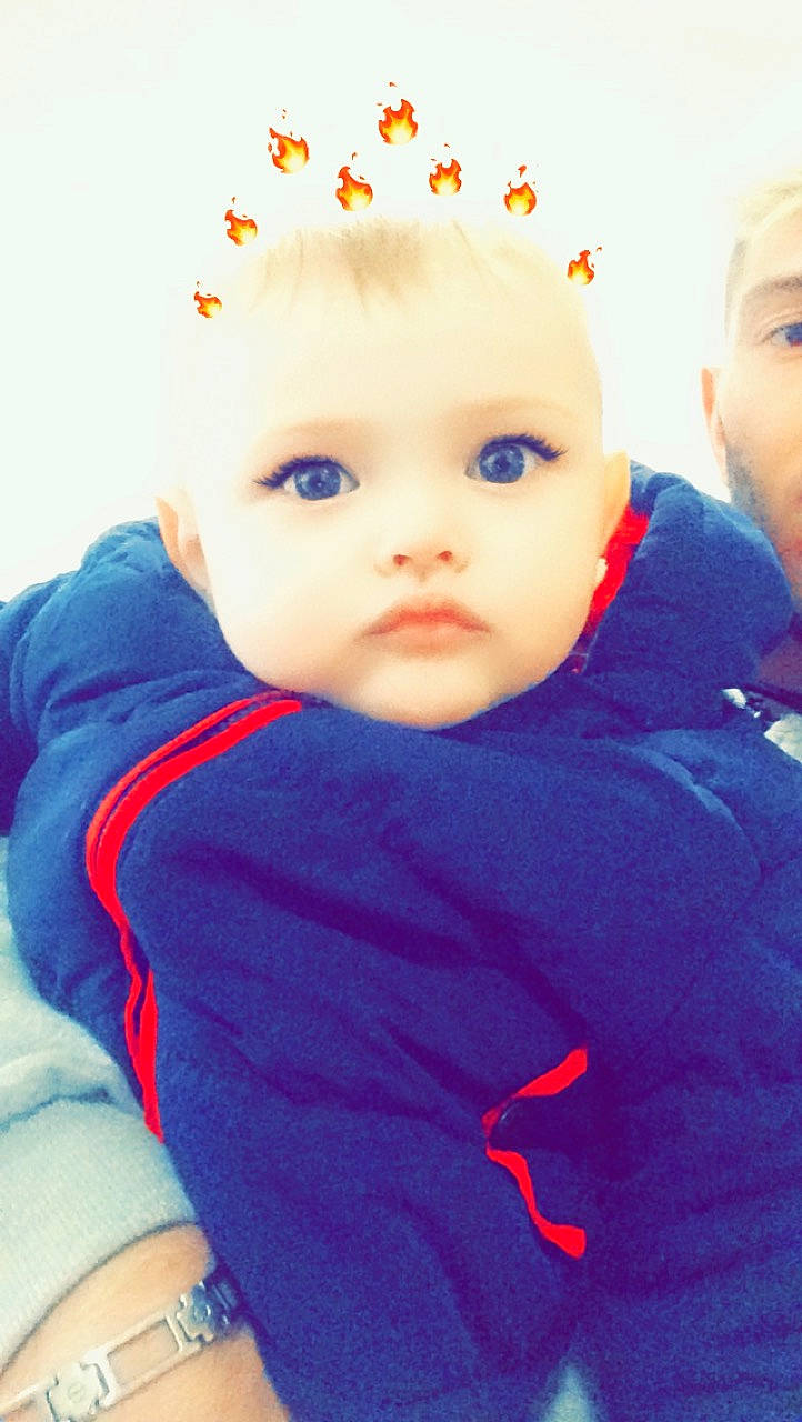 Ludjé participe au concours pour gagner de l'argent avec cette photo : baby, blue, cheek, child, eye, face, forehead, happy, head, lip, nose, person, skin, smile, toddler