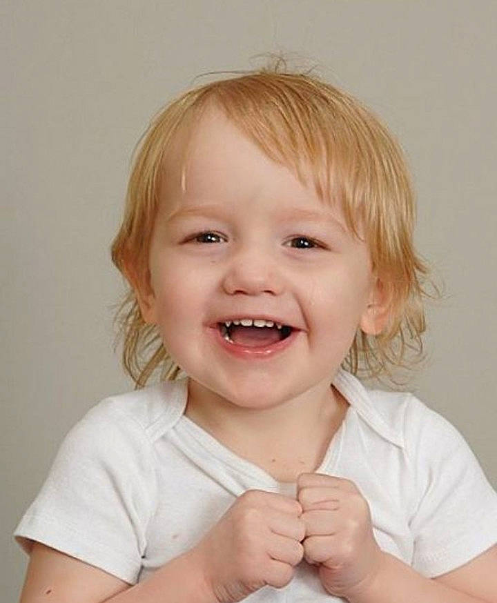 Lucas is registered to the contest to win money with this photo: boy, cheek, child, chin, ear, face, facial_expression, hair, hairstyle, human_hair_color, infant, jaw, joy, laughter, lip, mouth, neck, nose, person, smile
