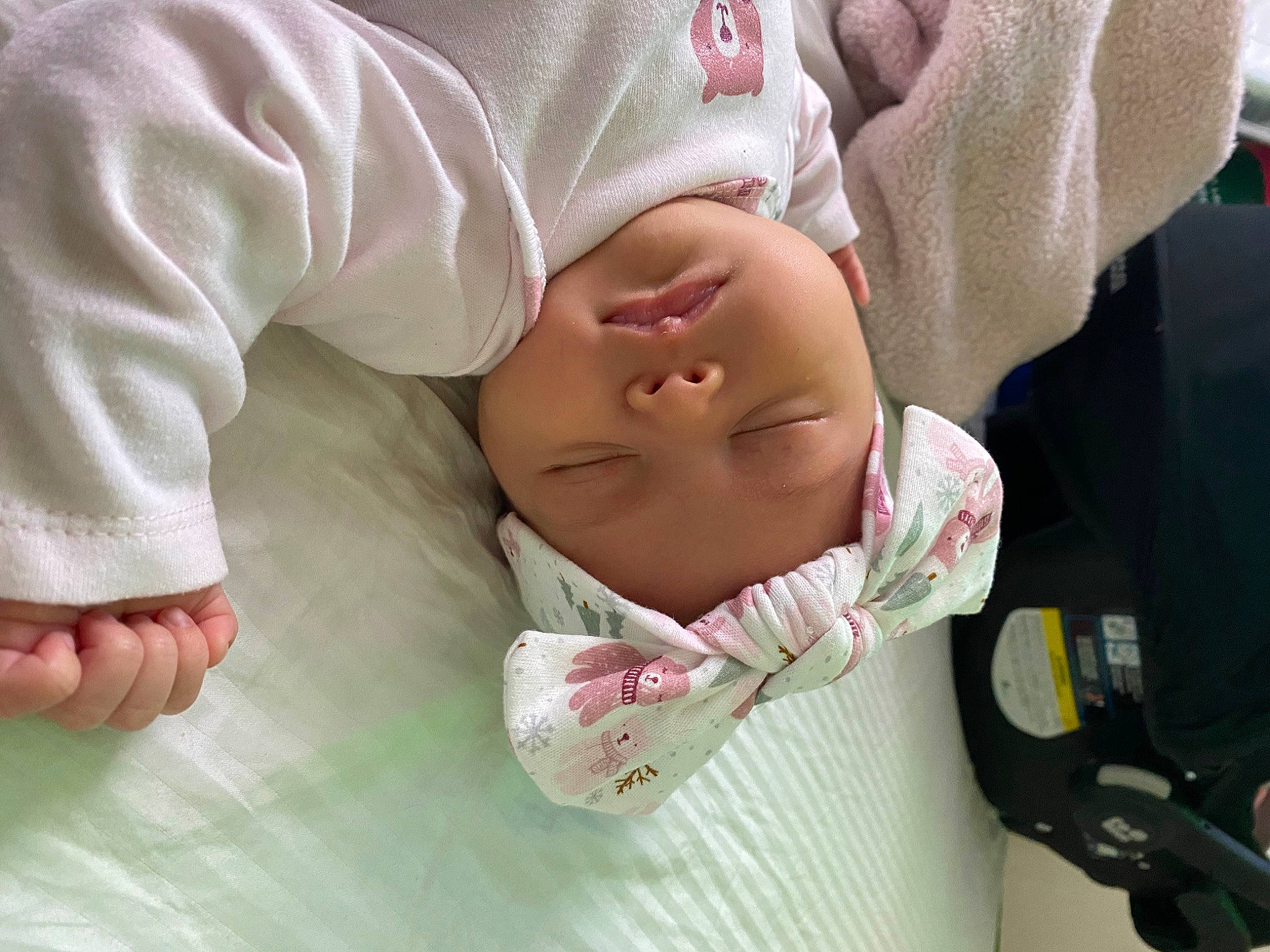 Soleen is registered to the contest to win money with this photo: baby, baby_products, baby_sleeping, baby_toddler_clothing, barefoot, cheek, child, comfort, finger, foot, gesture, happy, headwear, linens, nail, person, pink, skin, sleeve, thumb