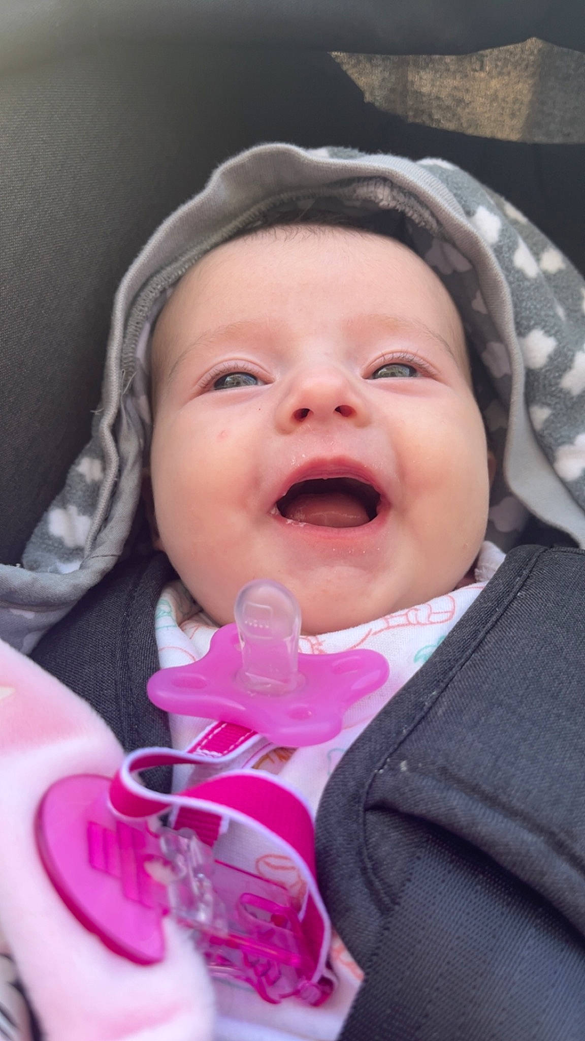 Lyhana a rejoint le concours — aidez-le/la à gagner de superbes lots ! baby, baby_laughing, baby_toddler_clothing, cheek, child, chin, drinkware, eyelash, facial_expression, fun, gesture, happy, iris, lip, mouth, nose, person, pink, skin, smile
