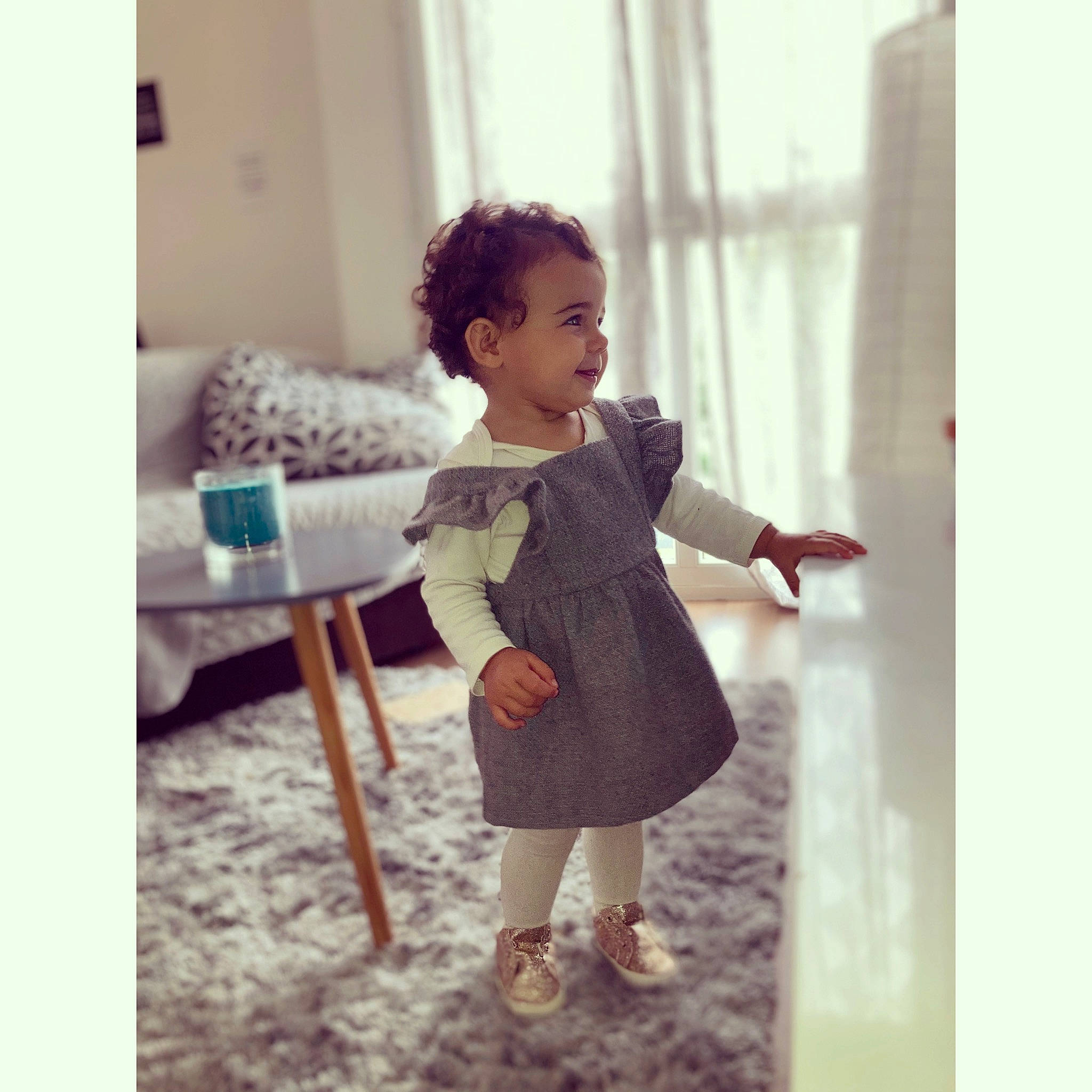 Mya a rejoint le concours — aidez-le/la à gagner de superbes lots ! beauty, beige, child, clothing, design, dress, fashion, footwear, joint, leg, neck, outerwear, person, shoe, shoulder, sleeve, snapshot, standing, toddler, waist