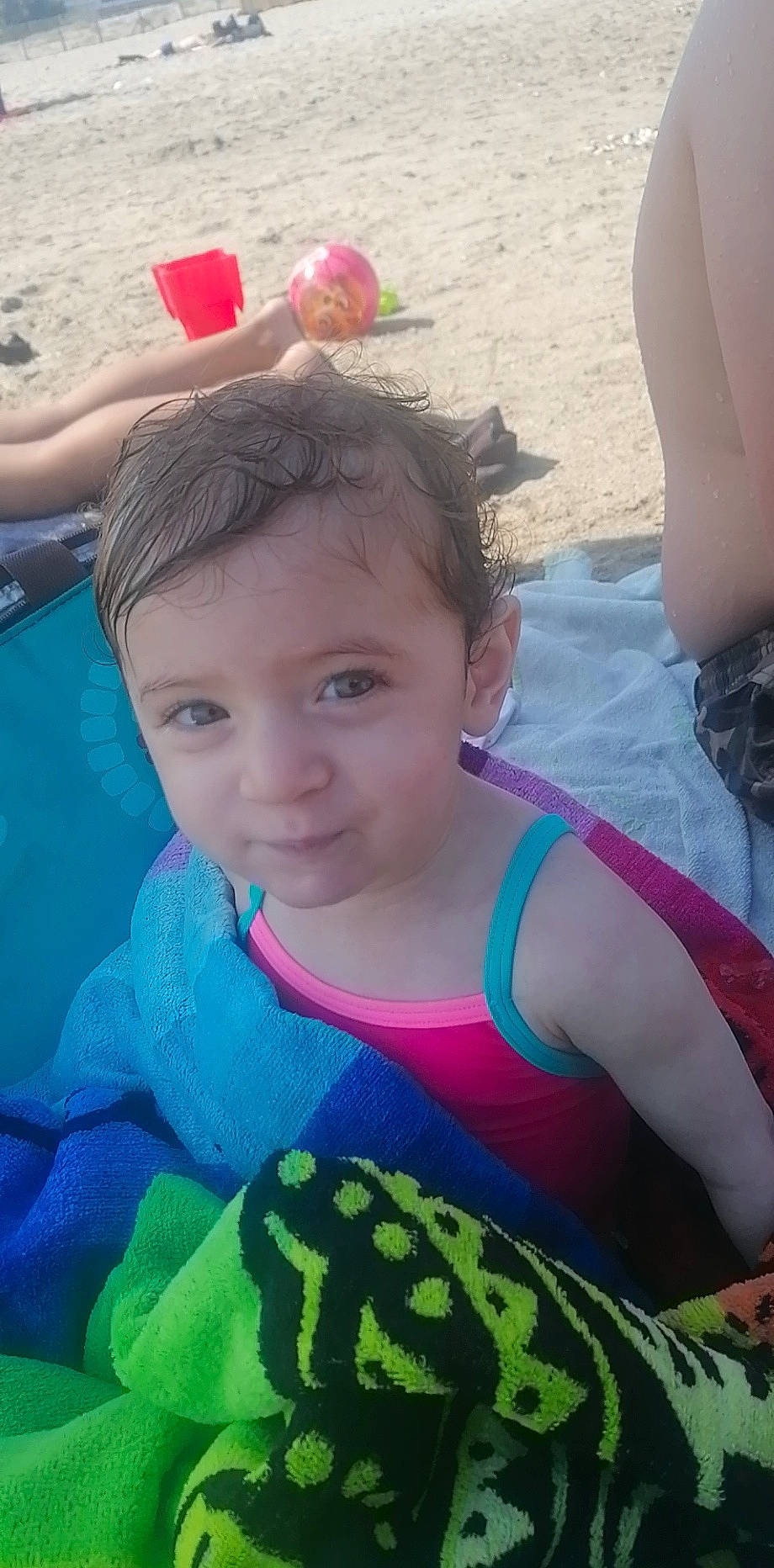 Lina a rejoint le concours — aidez-le/la à gagner de superbes lots ! aqua, bathing, beach, beauty, brassiere, cool, fun, grass, green, happy, leisure, light, person, personal_protective_equipment, pink, recreation, summer, swimwear, toddler, vertebrate