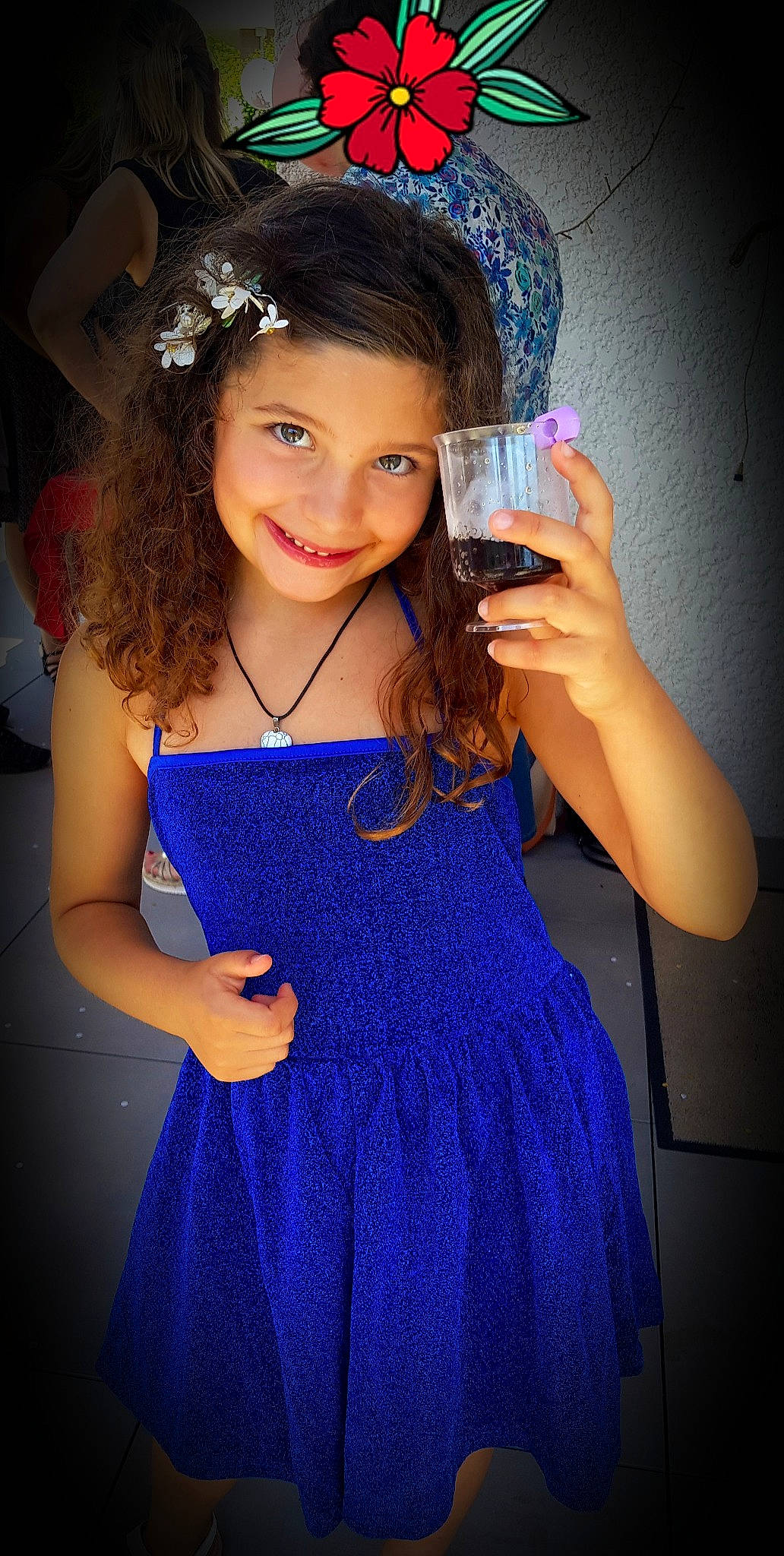 Chiara participe au concours pour gagner de l'argent avec cette photo : azure, blue, day_dress, dress, electric_blue, eye, eyelash, fashion, fashion_design, flash_photography, gesture, hairstyle, happy, joy, neck, one_piece_garment, person, purple, shoulder, sleeve