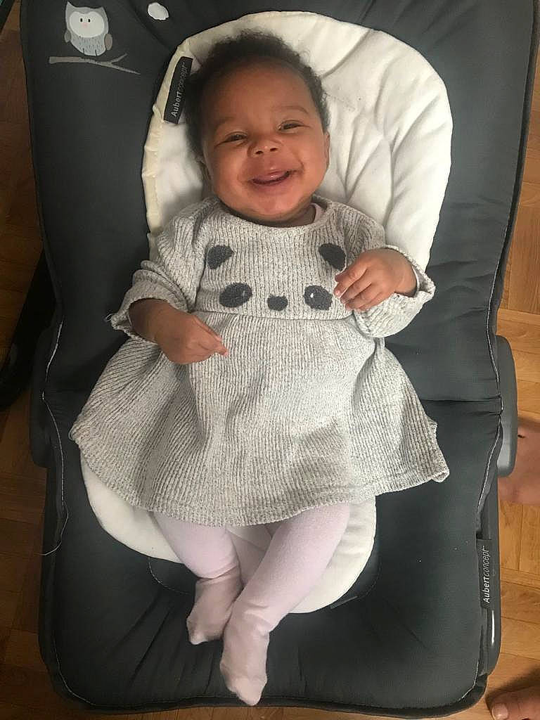 Tyhana participe au concours pour gagner de l'argent avec cette photo : baby, baby_carriage, baby_carrier, baby_in_car_seat, baby_products, car_seat, child, comfort, furniture, person, product, sitting, smile, toddler