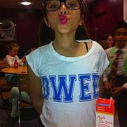 Mimi is registered to the contest to win money with this photo: