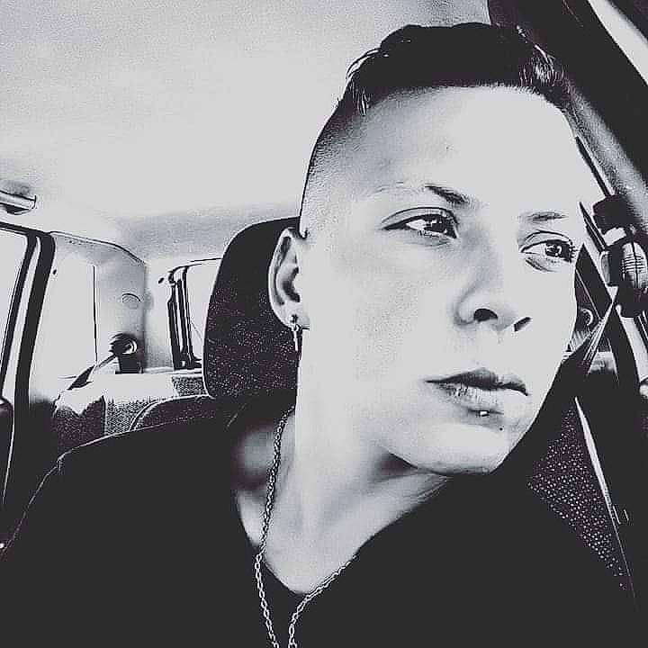 Marina a rejoint le concours — aidez-le/la à gagner de superbes lots ! art, audio_equipment, automotive_design, beauty, black_and_white, cool, ear, earrings, eyebrow, eyelash, eyewear, flash_photography, jaw, lip, monochrome, neck, person, street_fashion, style, tints_and_shades