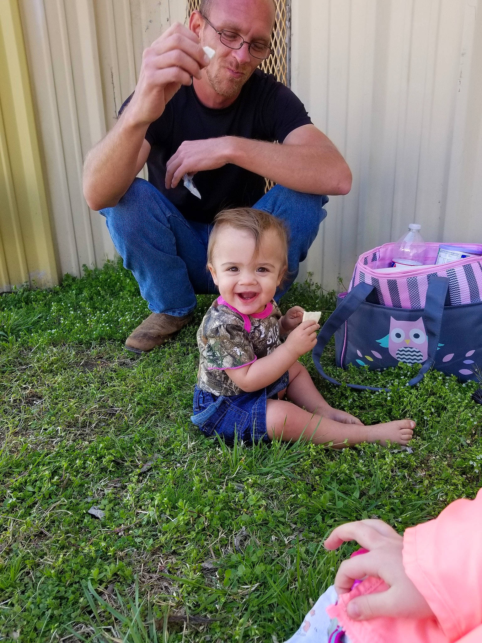 Cara is registered to the contest to win money with this photo: arm, backyard, child, daughter, family, father, finger, fun, grass, grass_family, happy, joy, lawn, leg, people, person, play, smile, summer, toddler