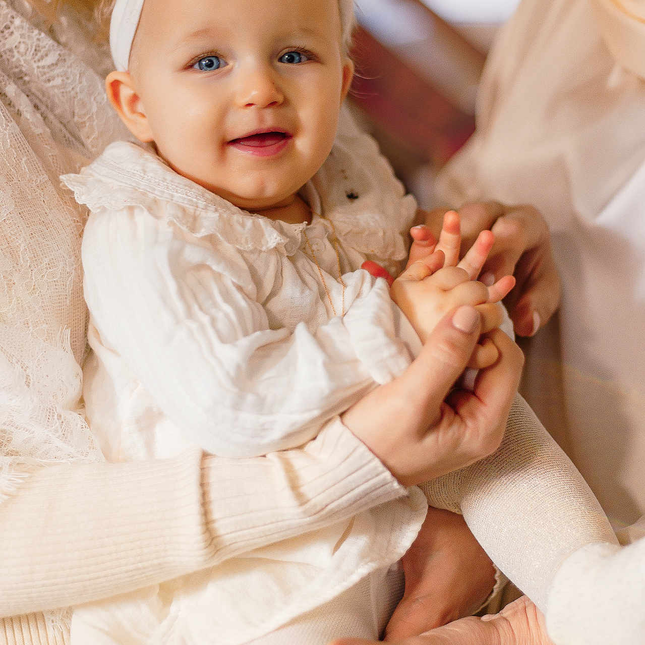 Sophia participe au concours pour gagner de l'argent avec cette photo : baby, babylaughing, bodypart, clothing, dress, face, fashion, finger, formalwear, gown, hand, happy, head, nail, newborn, person, photography, portrait, sitting, smile