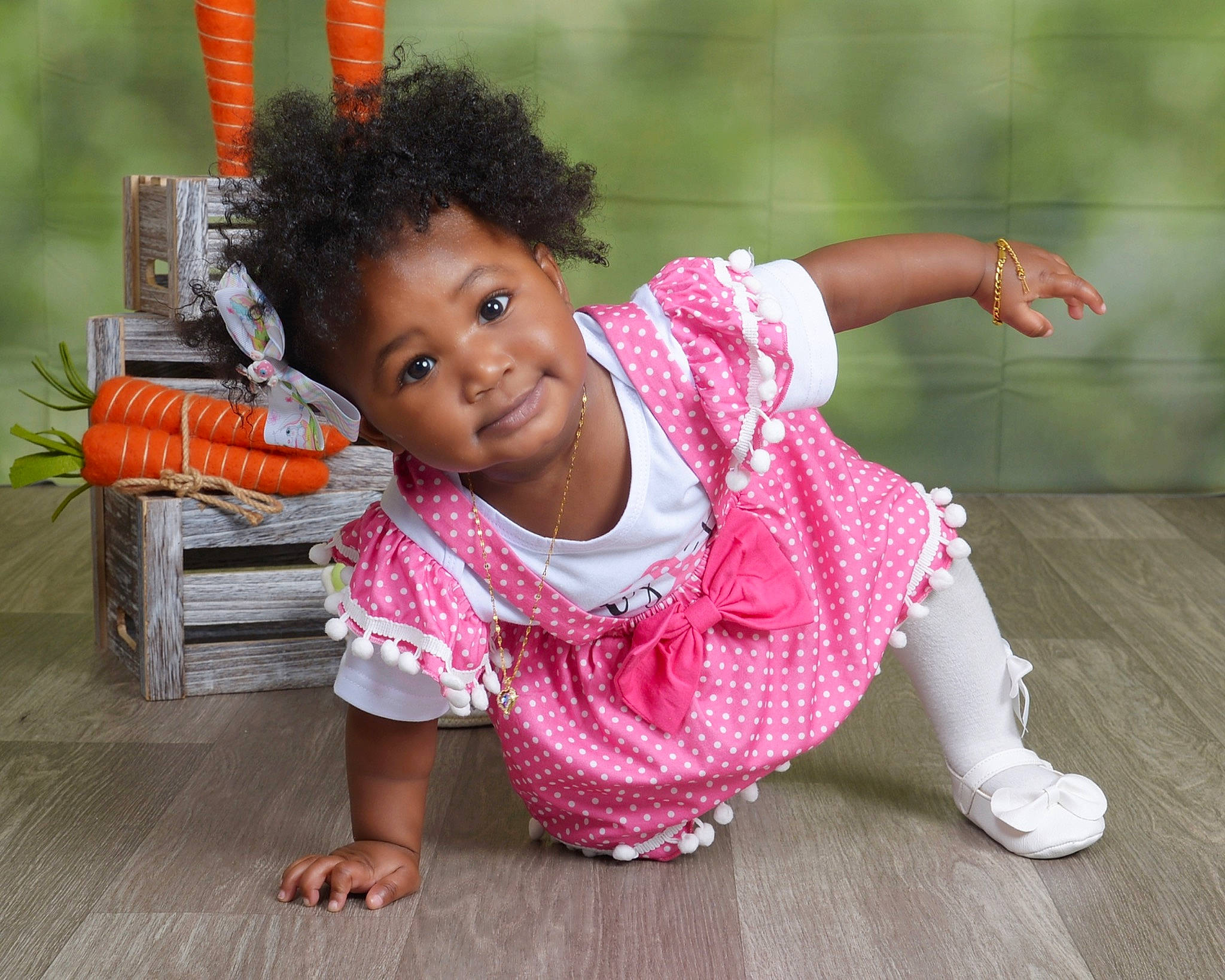 Jiah is registered to the contest to win money with this photo: baby_toddler_clothing, barefoot, child, flooring, foot, fun, grass, hand, happy, joy, leisure, magenta, people_in_nature, person, play, sitting, skin, smile, toddler, travel