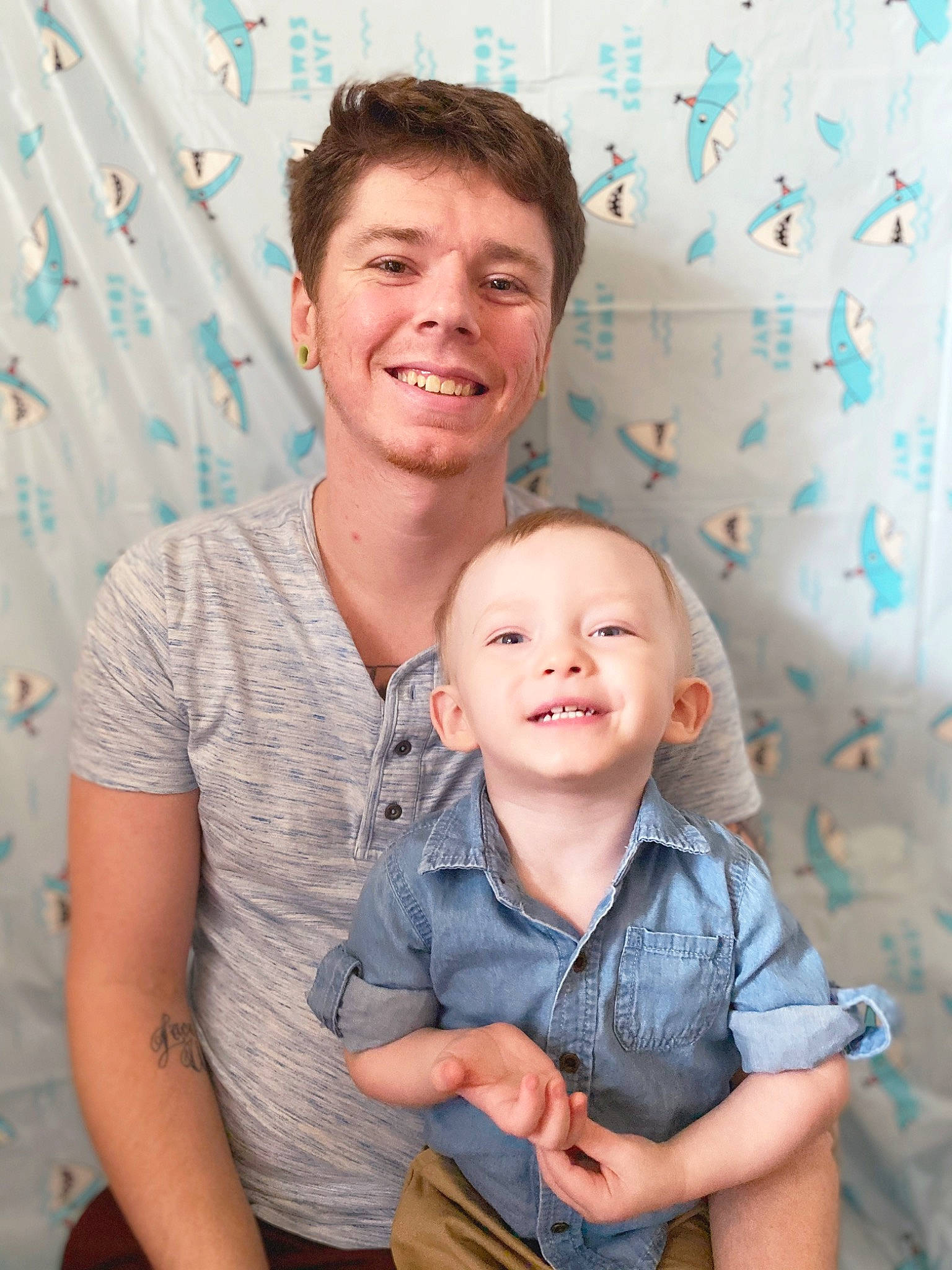 Hendrix is registered to the contest to win money with this photo: child, family, fun, happy, joy, people, person, photography, sibling, sitting, smile, toddler, vacation