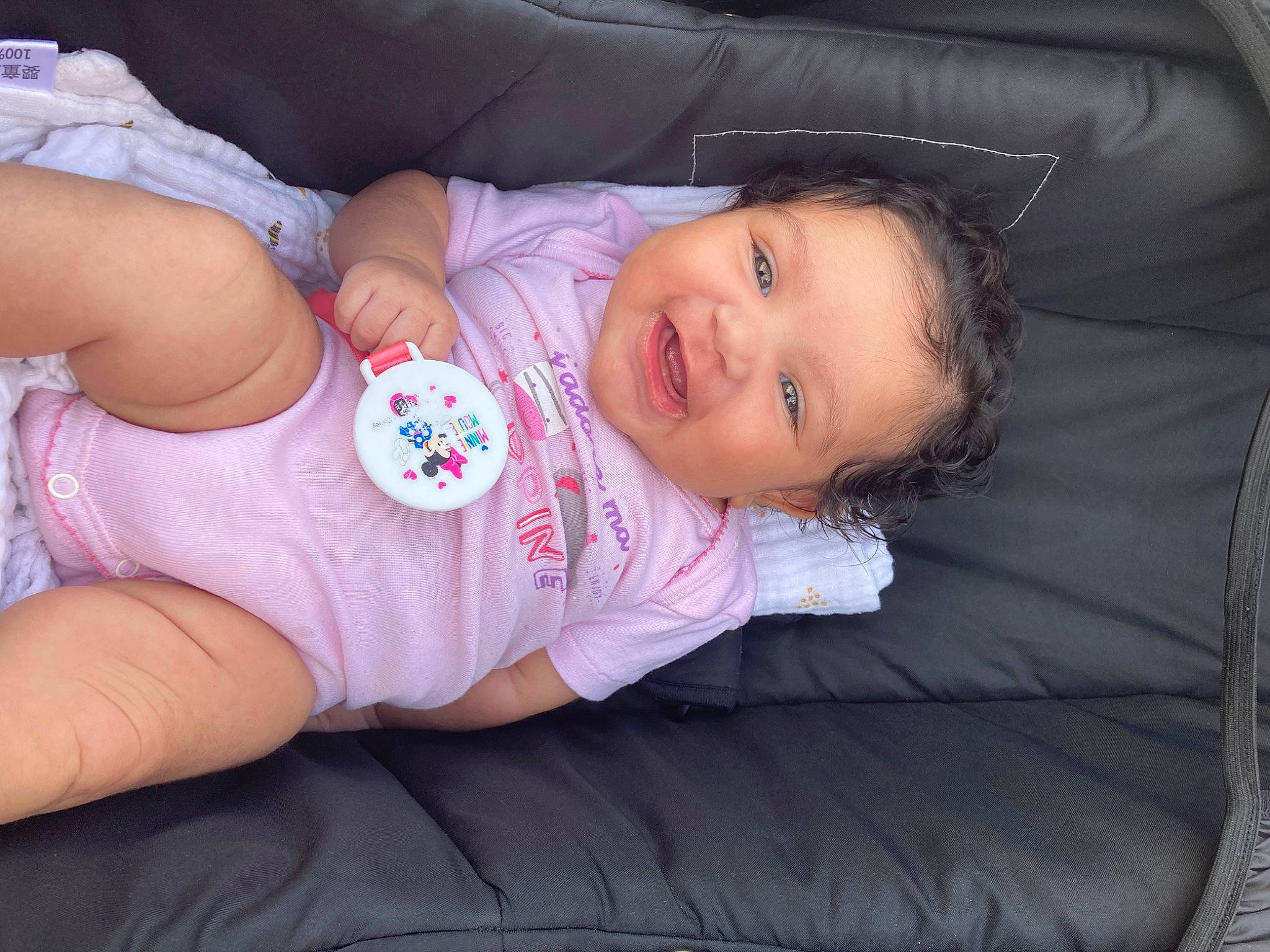 Amélya a rejoint le concours — aidez-le/la à gagner de superbes lots ! baby, bedtime, birth, cheek, child, comfort, eye, nap, person, pink, product, skin, sleep, smile, toddler