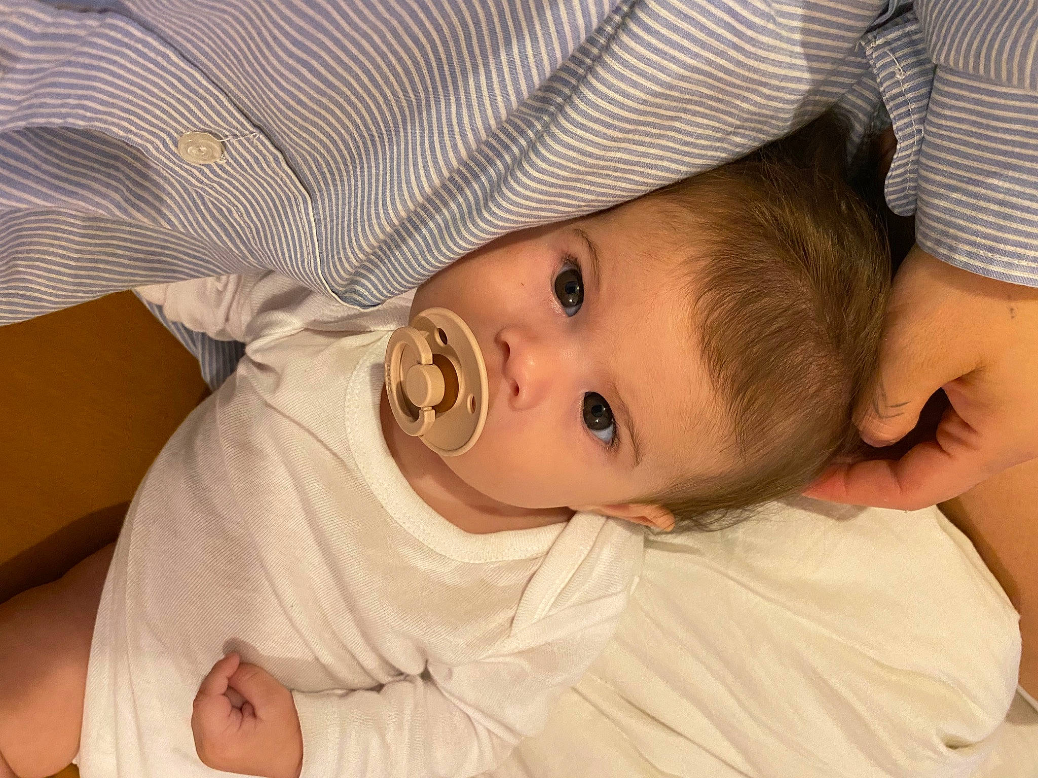 April participe au concours pour gagner de l'argent avec cette photo : baby, baby_toddler_clothing, cheek, chin, comfort, eye, eyebrow, eyelash, face, finger, gesture, hat, head, iris, lip, mouth, nose, person, skin, sleeve