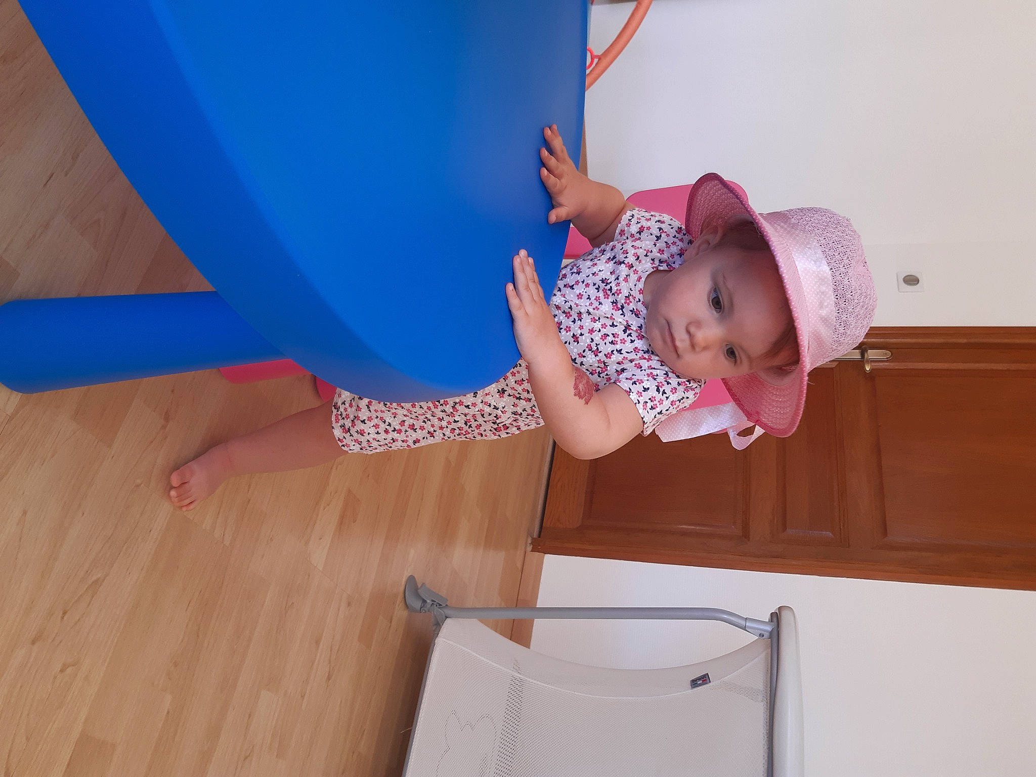 Lyséa a rejoint le concours — aidez-le/la à gagner de superbes lots ! child, headwear, person, play, toddler