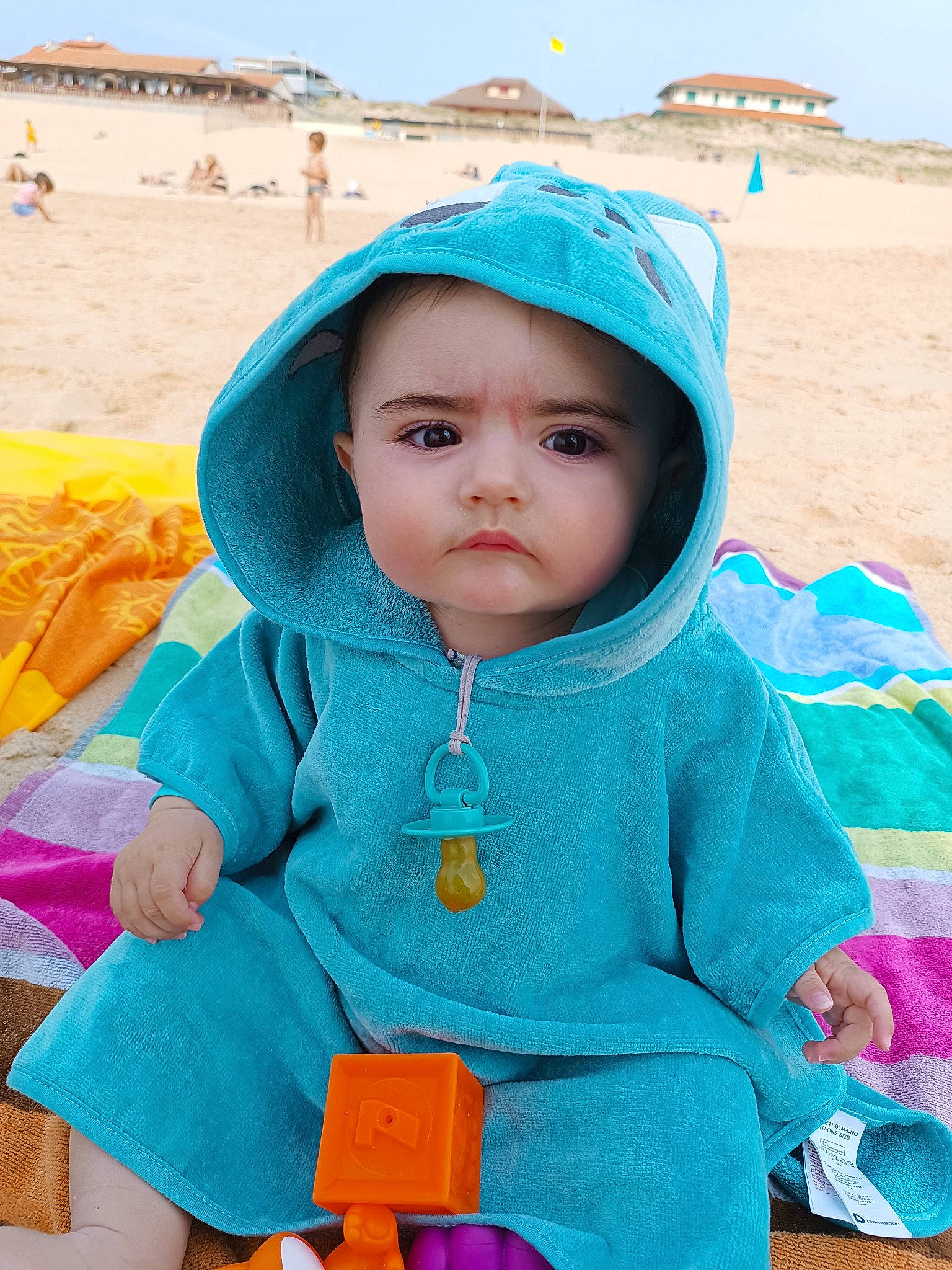 Robin participe au concours pour gagner de l'argent avec cette photo : aqua, azure, baby_toddler_clothing, blue, cap, child, facial_expression, fun, happy, headwear, human, jacket, leisure, outerwear, people_in_nature, person, pink, skin, sky, sleeve