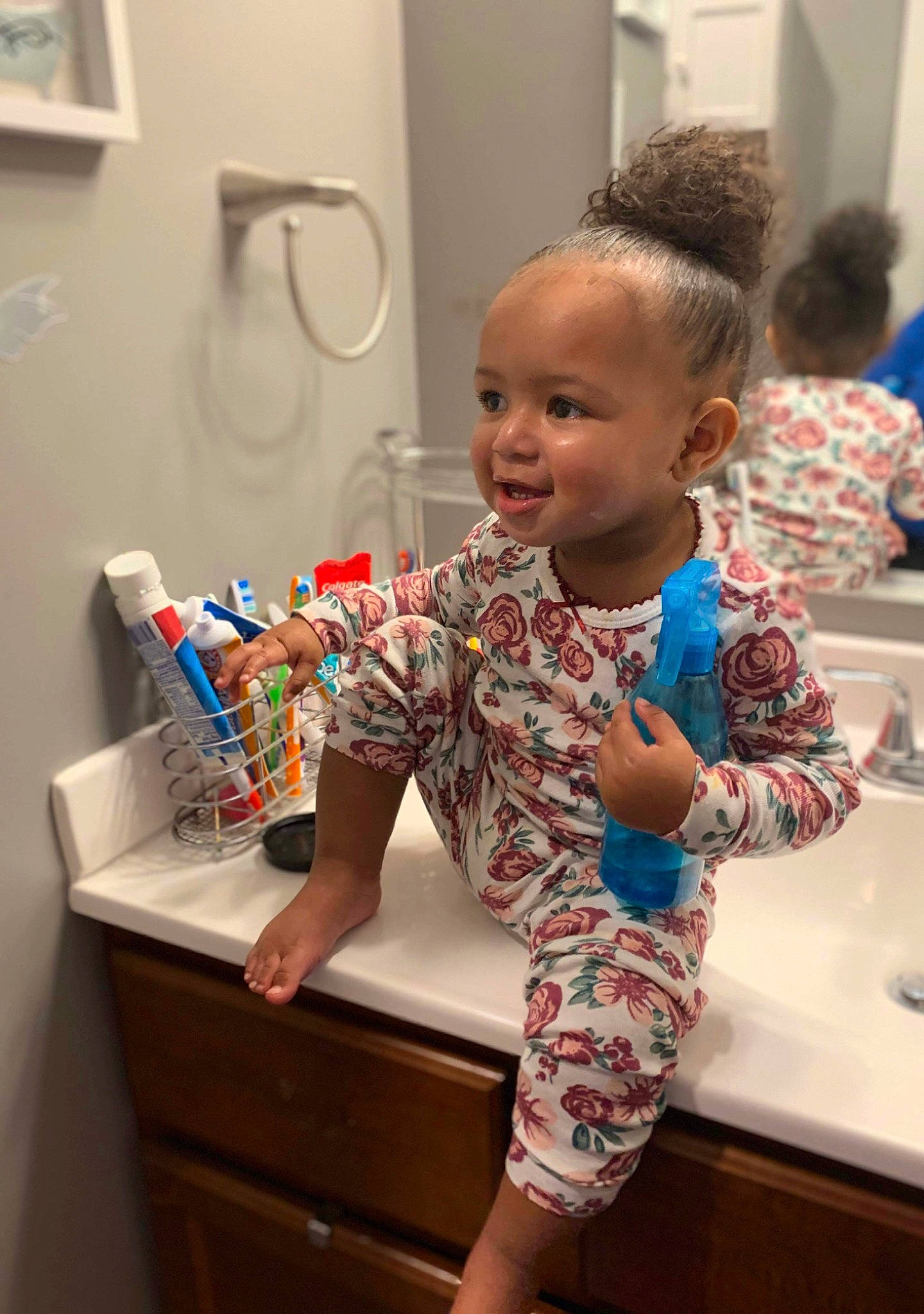 Ajournee joined the competition — help win amazing prizes! baby, baby_toddler_clothing, child, cooking, fun, happy, homemaker, kitchen, major_appliance, person, picture_frame, play, plumbing_fixture, room, sink, sleeve, smile, t_shirt, tap, thumb