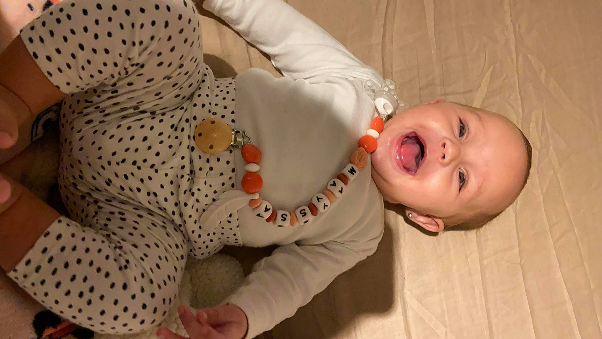 Mayssa a rejoint le concours — aidez-le/la à gagner de superbes lots ! baby, baby_products, cheek, child, ear, person, product, skin, toddler