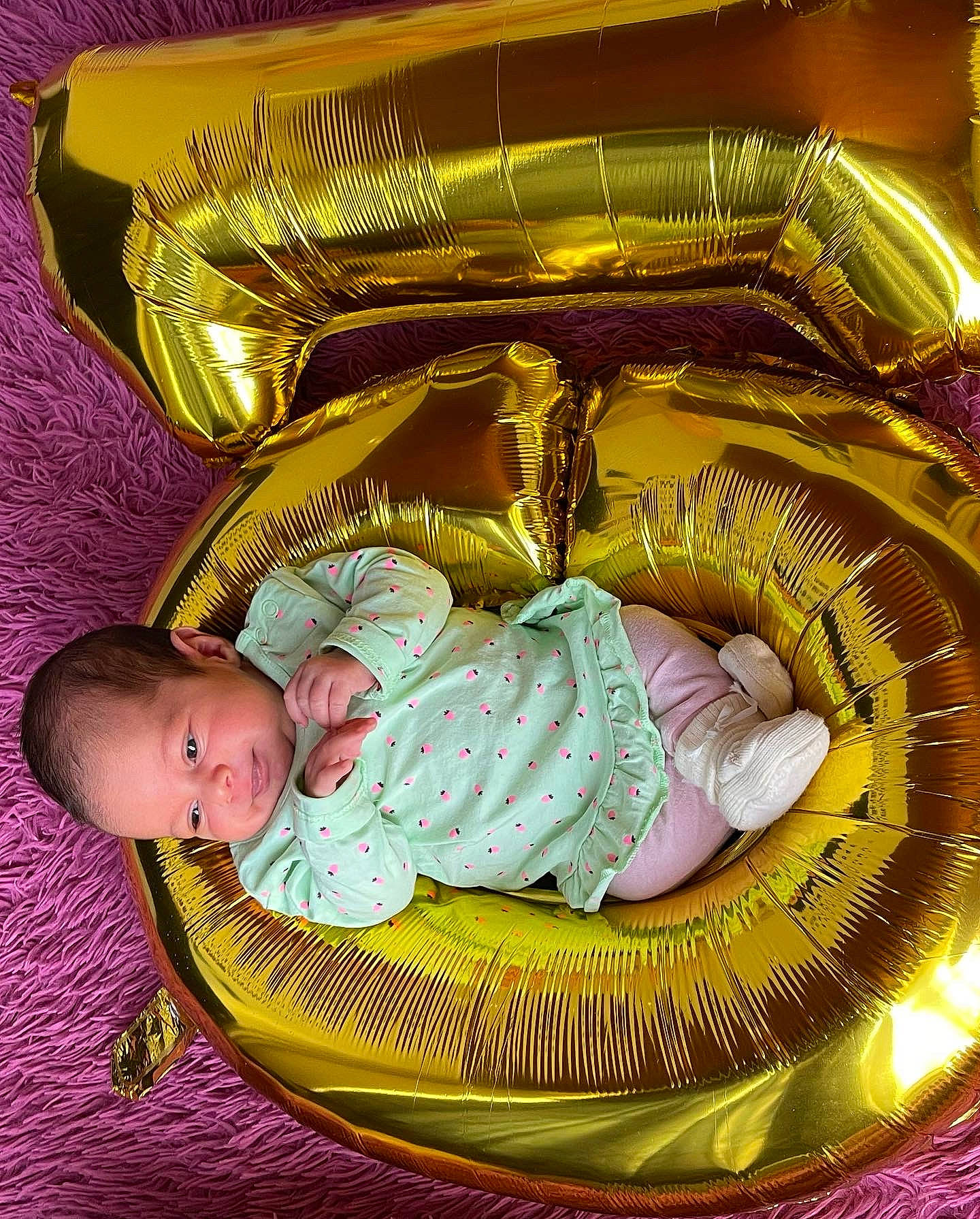 Melissa-emanuela a rejoint le concours — aidez-le/la à gagner de superbes lots ! art, baby, baby_products, baby_sleeping, baby_toddler_clothing, basket, bedtime, cheek, child, circle, comfort, event, fashion_accessory, human_body, infant_bed, metal, nap, person, sleep, toddler