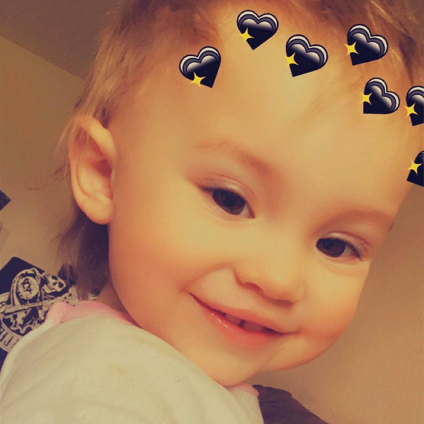 Ynaïa a rejoint le concours — aidez-le/la à gagner de superbes lots ! baby_toddler_clothing, cheek, chin, ear, eye, eyebrow, eyelash, forehead, happy, head, headgear, iris, jaw, joy, lip, mouth, neck, nose, person, skin