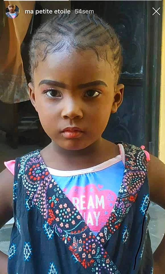 Stephira Baya a rejoint le concours — aidez-le/la à gagner de superbes lots ! cheek, chin, eye, eyebrow, eyelash, facial_expression, fashion, fashion_design, forehead, hair, happy, head, iris, joint, lip, neck, nose, organ, person, skin