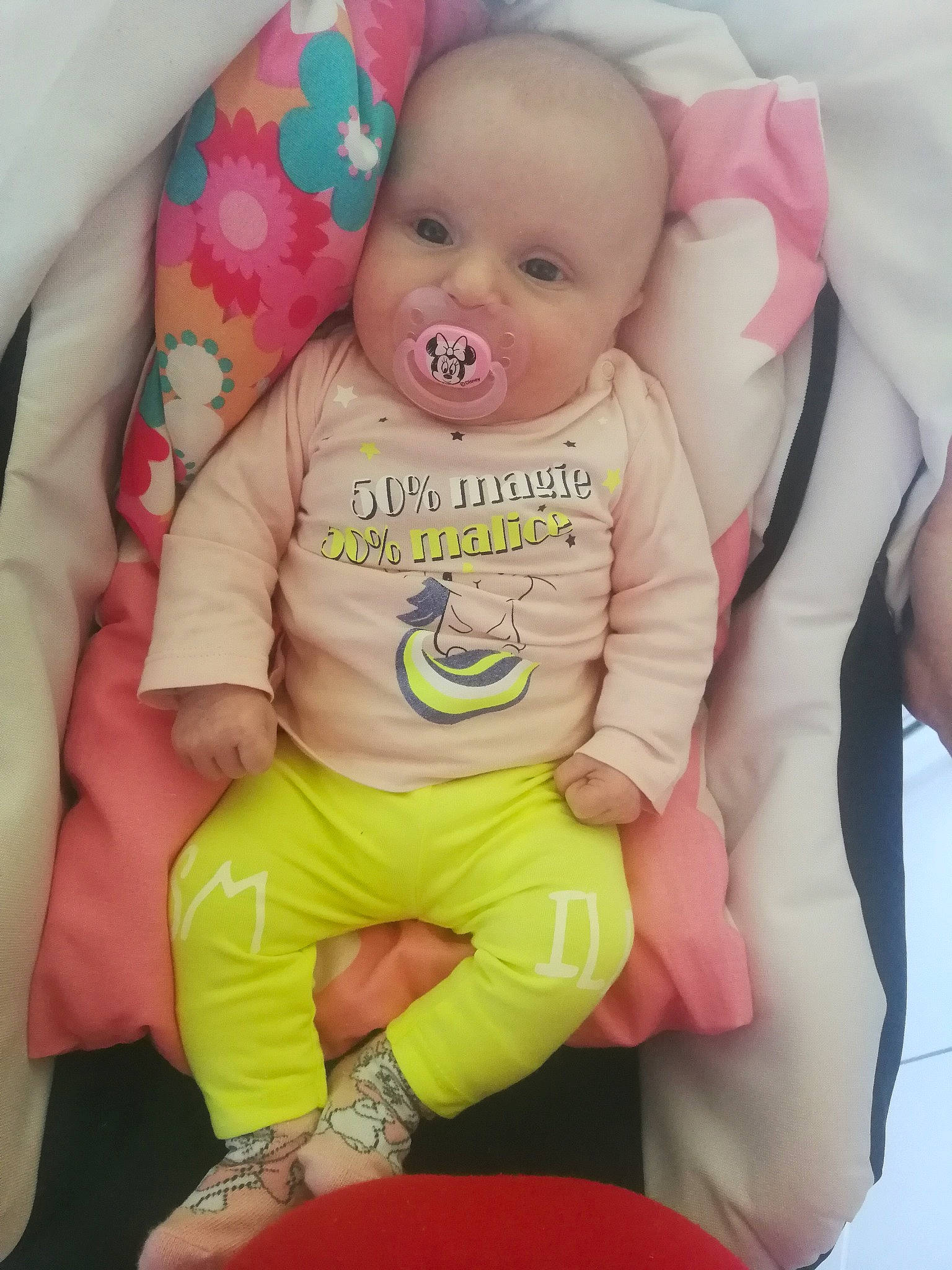 Lexane participe au concours pour gagner de l'argent avec cette photo : baby, baby_products, baby_toddler_clothing, child, person, pink, sitting, skin, toddler