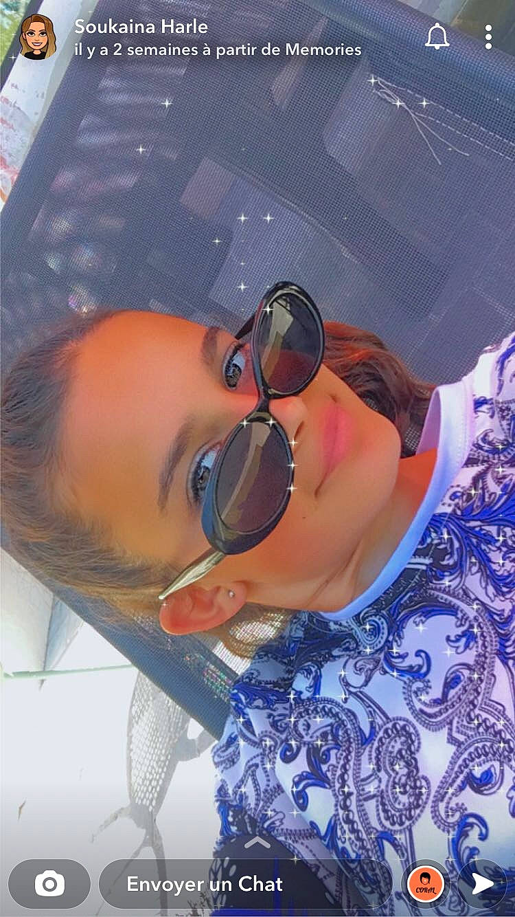 Soukaïna participe au concours pour gagner de l'argent avec cette photo : child, cool, eye_glass_accessory, eyebrow, eyelash, eyewear, fun, glasses, goggles, hat, jaw, leisure, mouth, nose, pattern, person, personal_protective_equipment, smile, sunglasses, toddler