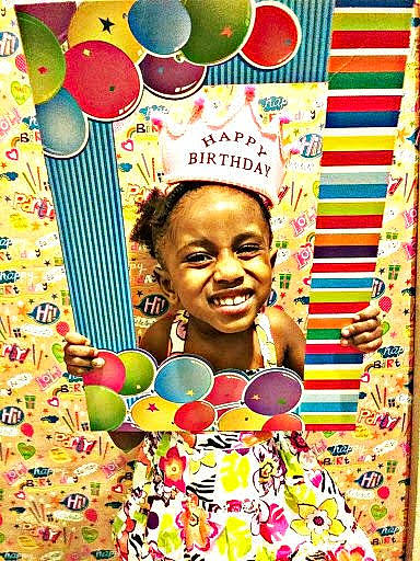 Kalia is registered to the contest to win money with this photo: art, balloon, happy, joy, person, photography, smile
