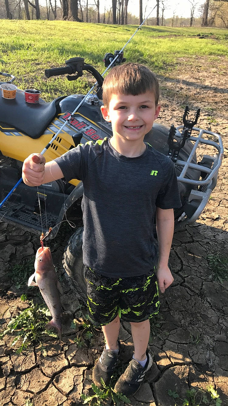 Kase is registered to the contest to win money with this photo: bow_and_arrow, compound_bow, joy, person, soil