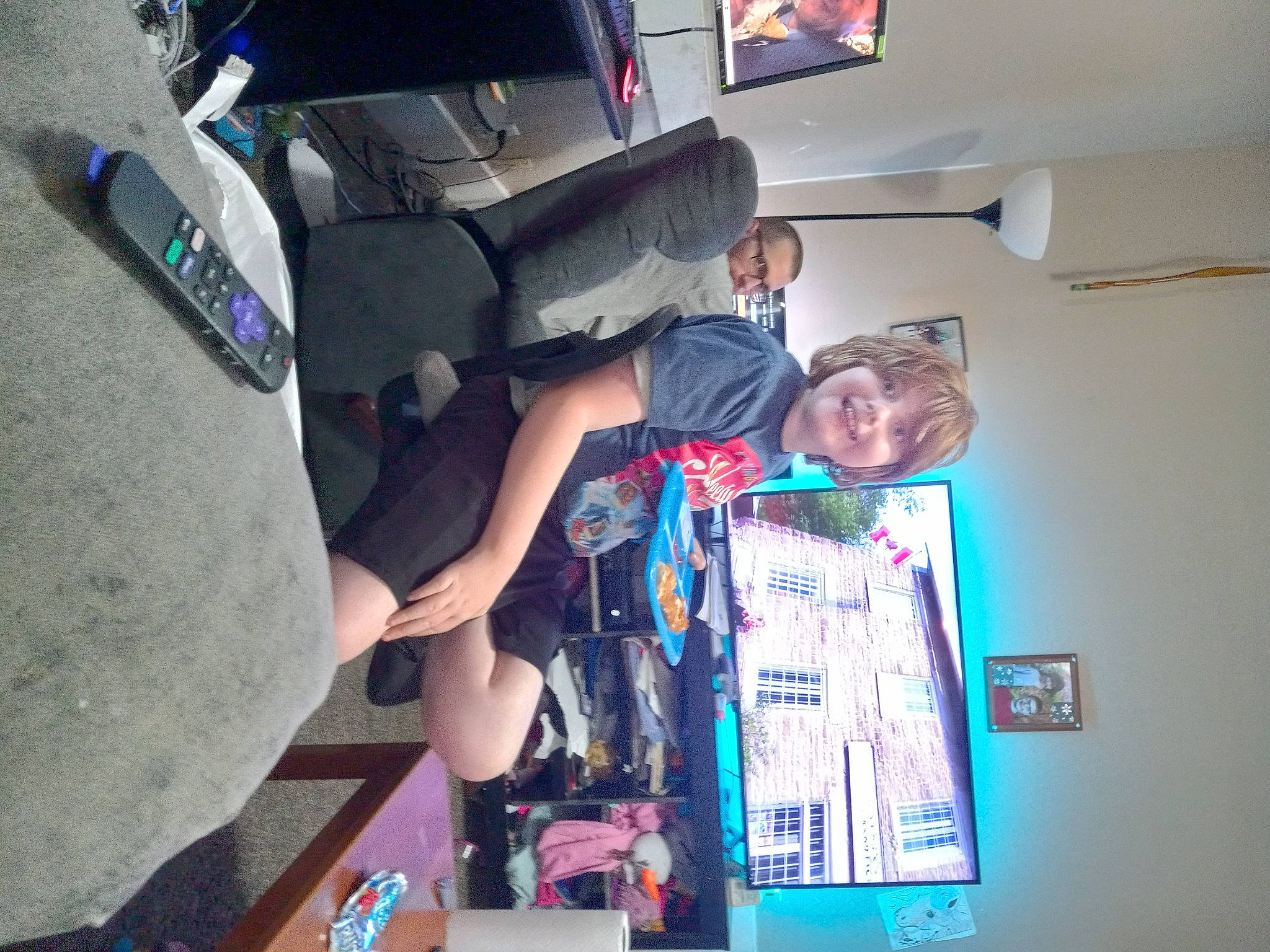 Shaun is registered to the contest to win money with this photo: auto_part, automotive_design, automotive_exterior, display_device, family_car, fun, games, joy, luxury_vehicle, machine, motor_vehicle, person, picture_frame, recreation, room, t_shirt, vehicle_door, visual_arts