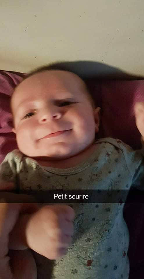 Mathéo participe au concours pour gagner de l'argent avec cette photo : baby, baby_toddler_clothing, cheek, chin, eye, eyebrow, face, forehead, happy, head, human_body, iris, jaw, joy, lip, mouth, neck, nose, person, skin