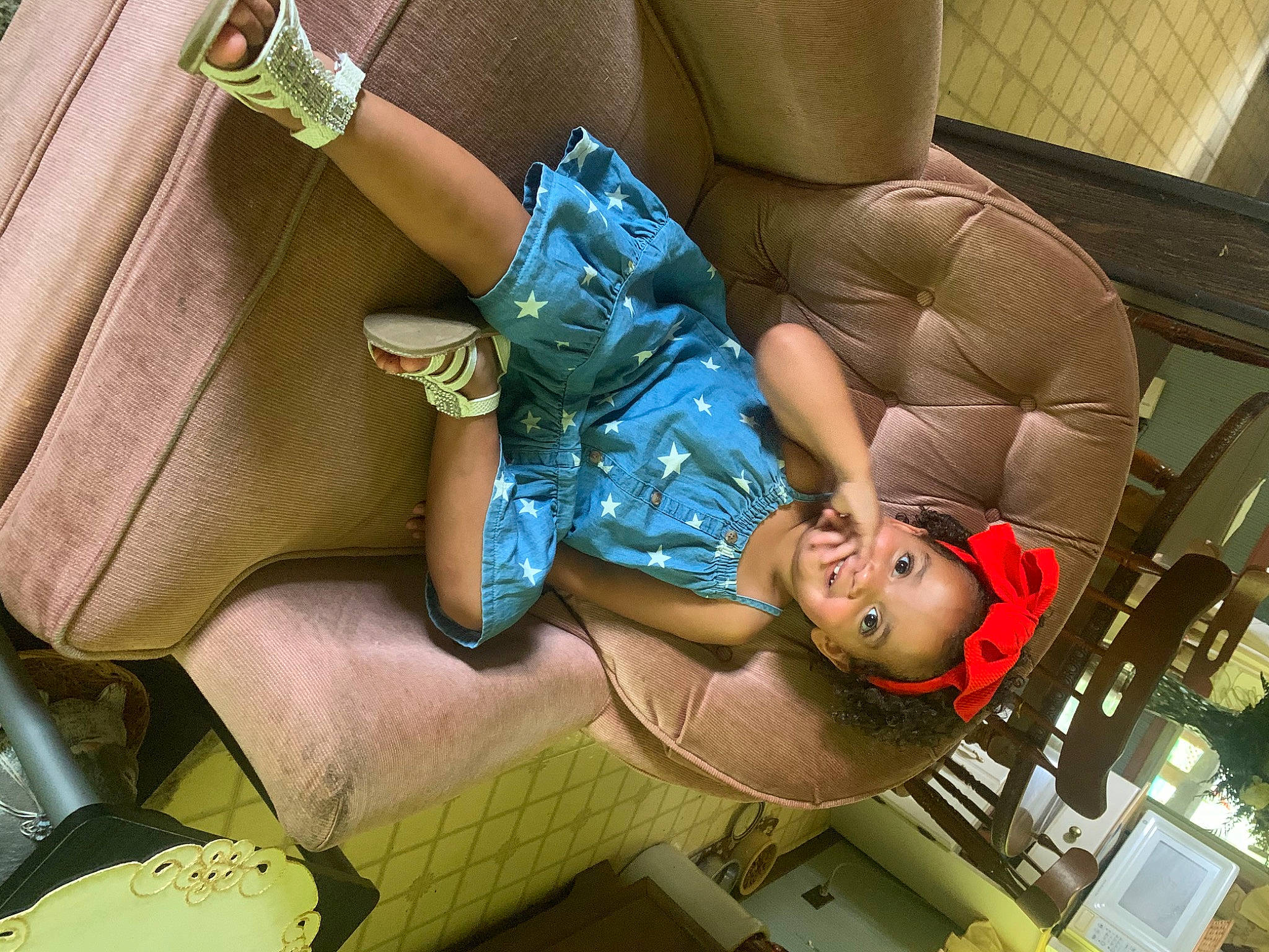 Lynnen is registered to the contest to win money with this photo: child, human_leg, joint, joy, leg, person, photography, plant, selfie, thigh, toddler, vacation