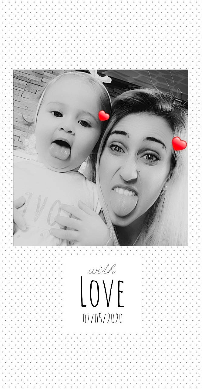 Yara participe au concours pour gagner de l'argent avec cette photo : art, black_and_white, child, facial_expression, happy, love, person, photo_caption, photograph, photographic_paper, photography, photomontage, picture_frame, smile, snapshot, text