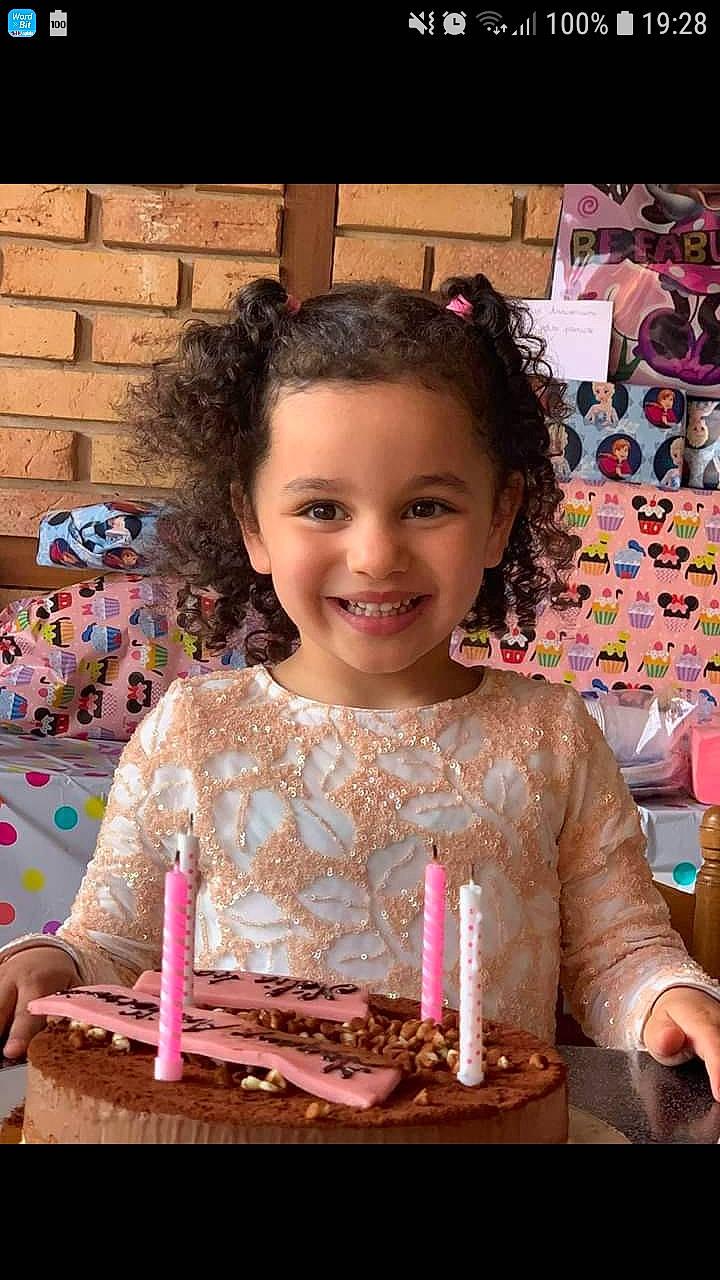 Nélia a rejoint le concours — aidez-le/la à gagner de superbes lots !