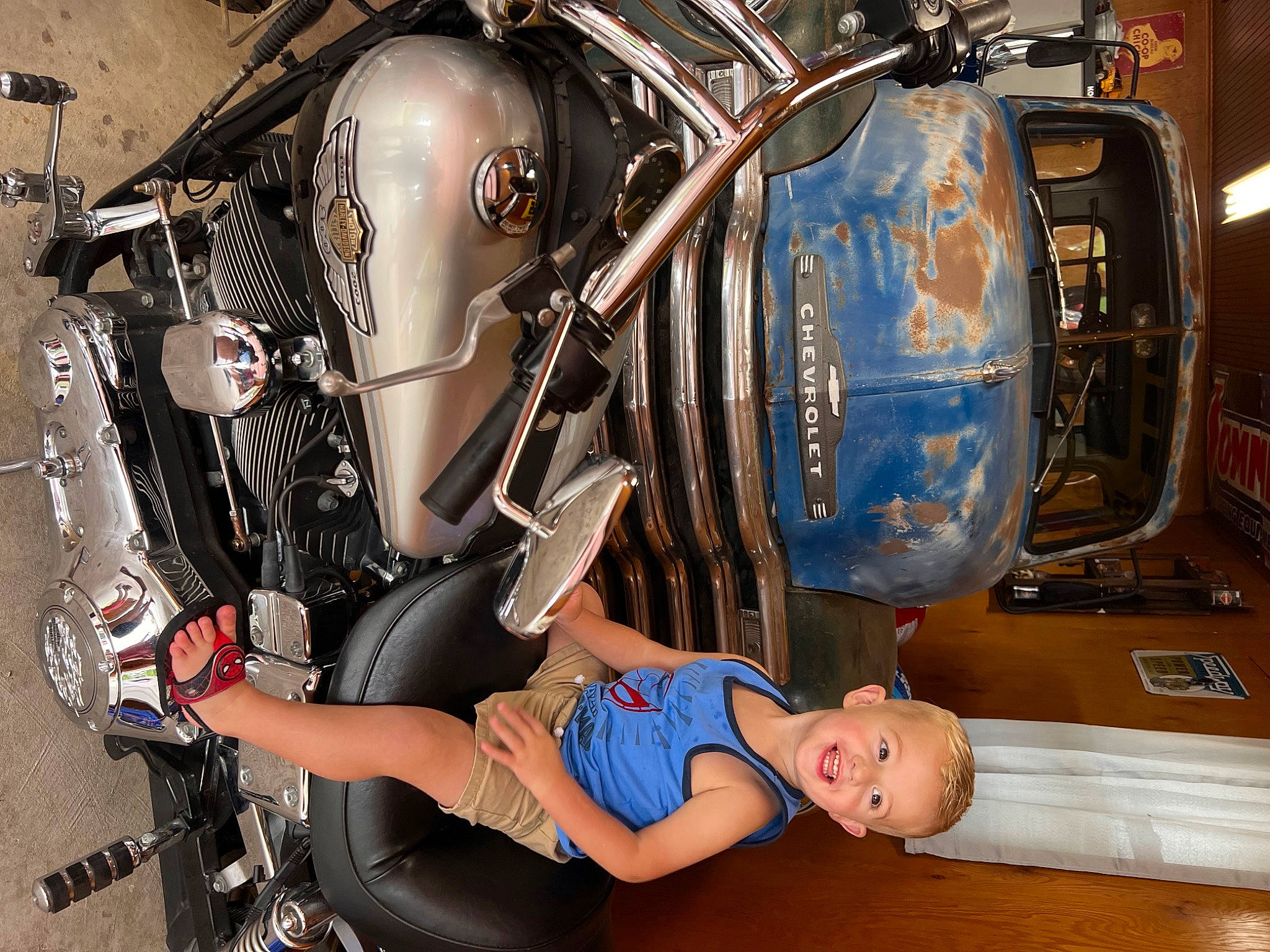 Wrecker is registered to the contest to win money with this photo: audio_equipment, auto_part, automotive_design, automotive_exterior, automotive_lighting, automotive_tire, automotive_wheel_system, car, classic, drum, drumhead, headlamp, joy, machine, membranophone, motor_vehicle, person, personal_protective_equipment, shorts, tire