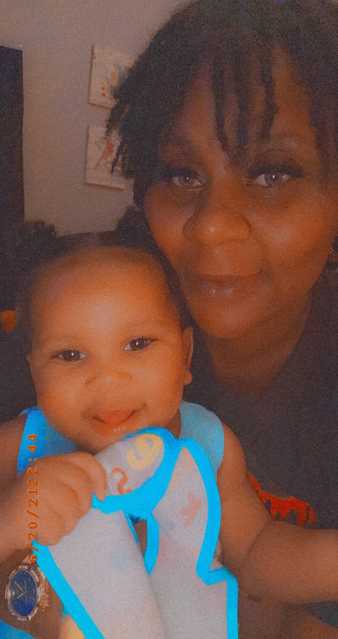 Kevionce is registered to the contest to win money with this photo: arm, black, cheek, chin, eye, eyebrow, facial_expression, forehead, hair, head, human_body, iris, joy, lip, mouth, muscle, neck, nose, organ, person