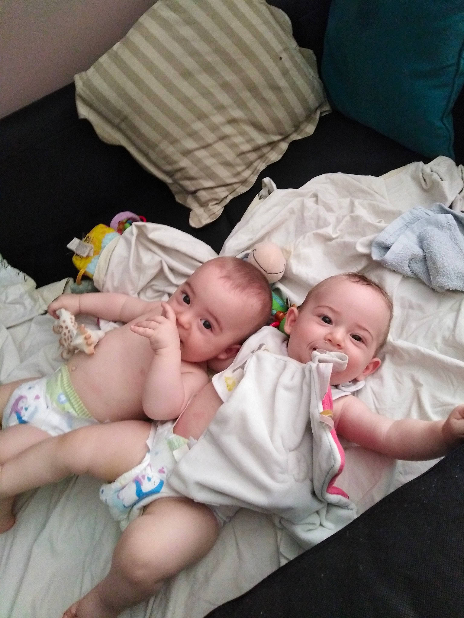 Aaron participe au concours pour gagner de l'argent avec cette photo : baby, birth, child, comfort, joy, mother, nap, people, person, product, sibling, sleep, toddler