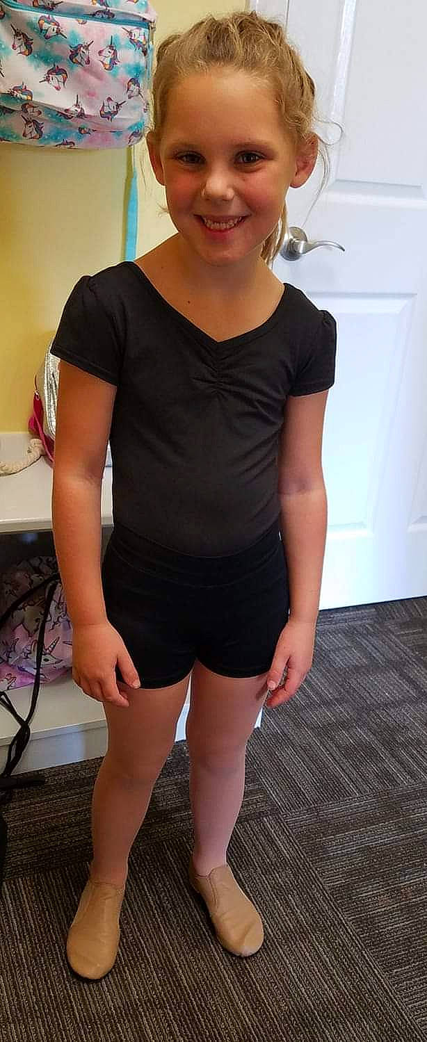 Bayleigh is registered to the contest to win money with this photo: abdomen, arm, black, black_hair, chest, clothing, hip, human_body, human_leg, joint, joy, leg, neck, person, shorts, shoulder, sportswear, t_shirt, thigh, tights