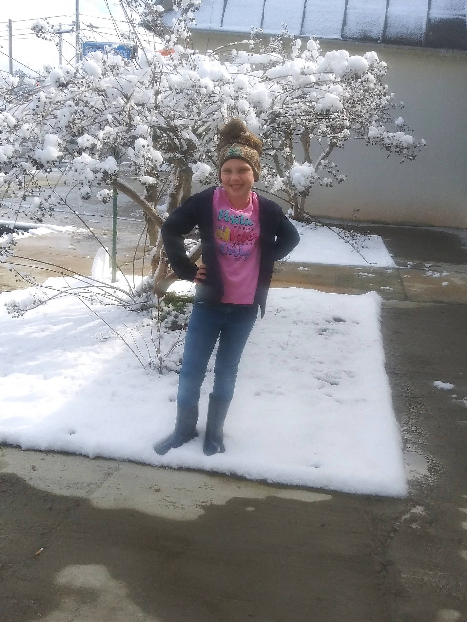 Bayleigh is registered to the contest to win money with this photo: branch, freezing, fun, headwear, joy, person, snow, tree, water, winter