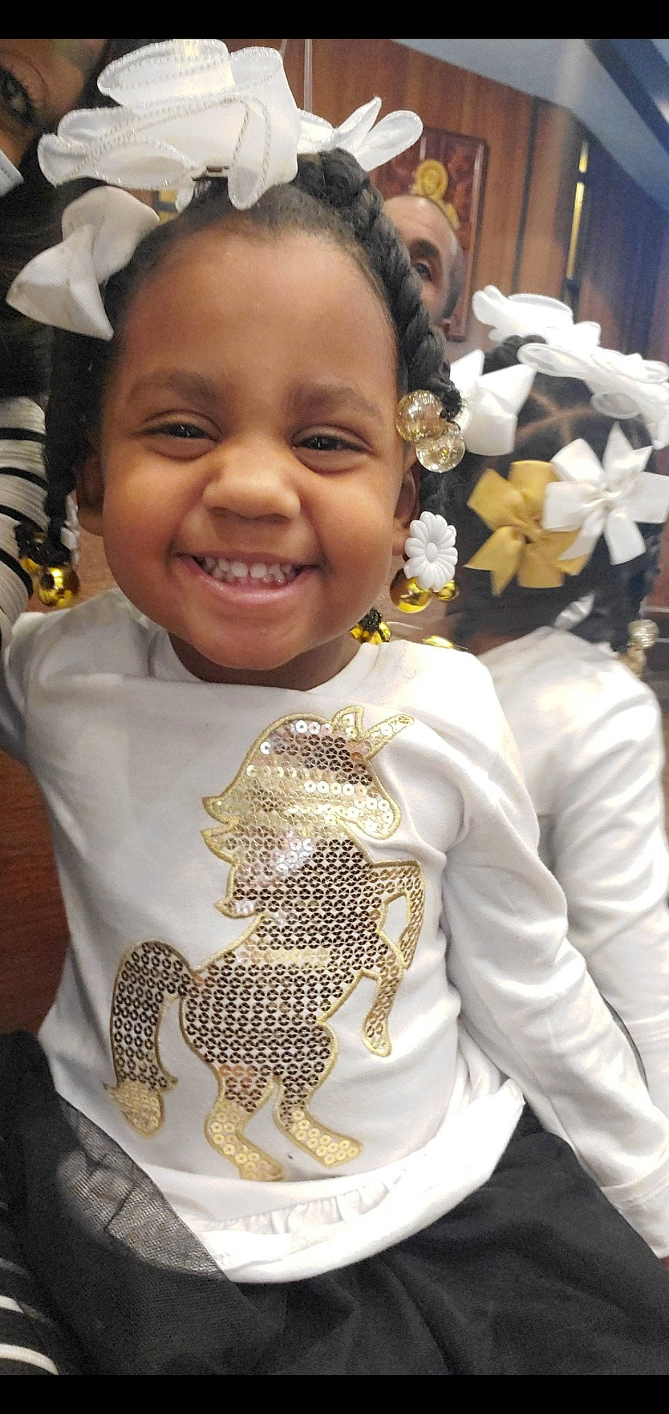 Jaeanna is registered to the contest to win money with this photo: beauty, black, child, eye, facial_expression, gesture, hair, hairstyle, happy, head, joy, lizard, organ, person, photograph, reptile, scaled_reptile, skin, smile, terrestrial_animal