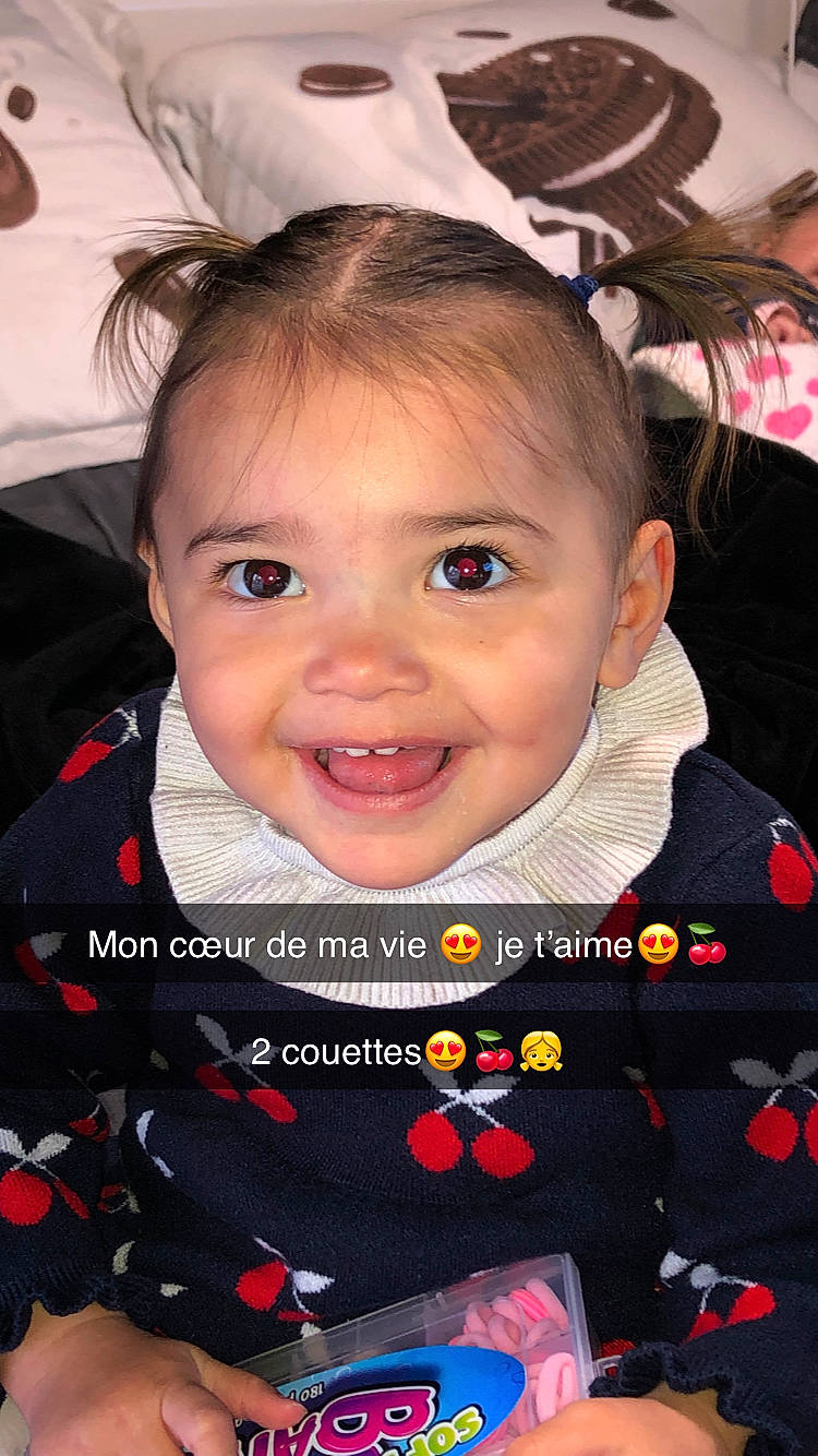 Hawaï a rejoint le concours — aidez-le/la à gagner de superbes lots ! baby, baby_toddler_clothing, cheek, chin, eye, eyebrow, eyelash, face, facial_expression, hairstyle, happy, head, human, iris, joy, lip, mammal, nose, person, skin