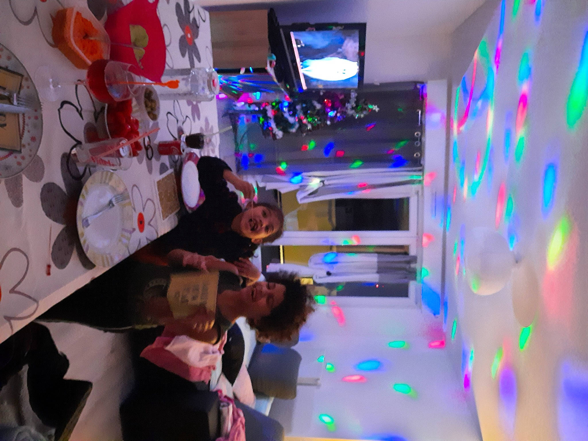 Camille a rejoint le concours — aidez-le/la à gagner de superbes lots ! animation, art, electric_blue, electronics, entertainment, event, fun, house, interior_design, leisure, machine, magenta, party, person, pink, purple, recreation, room, space, visual_arts