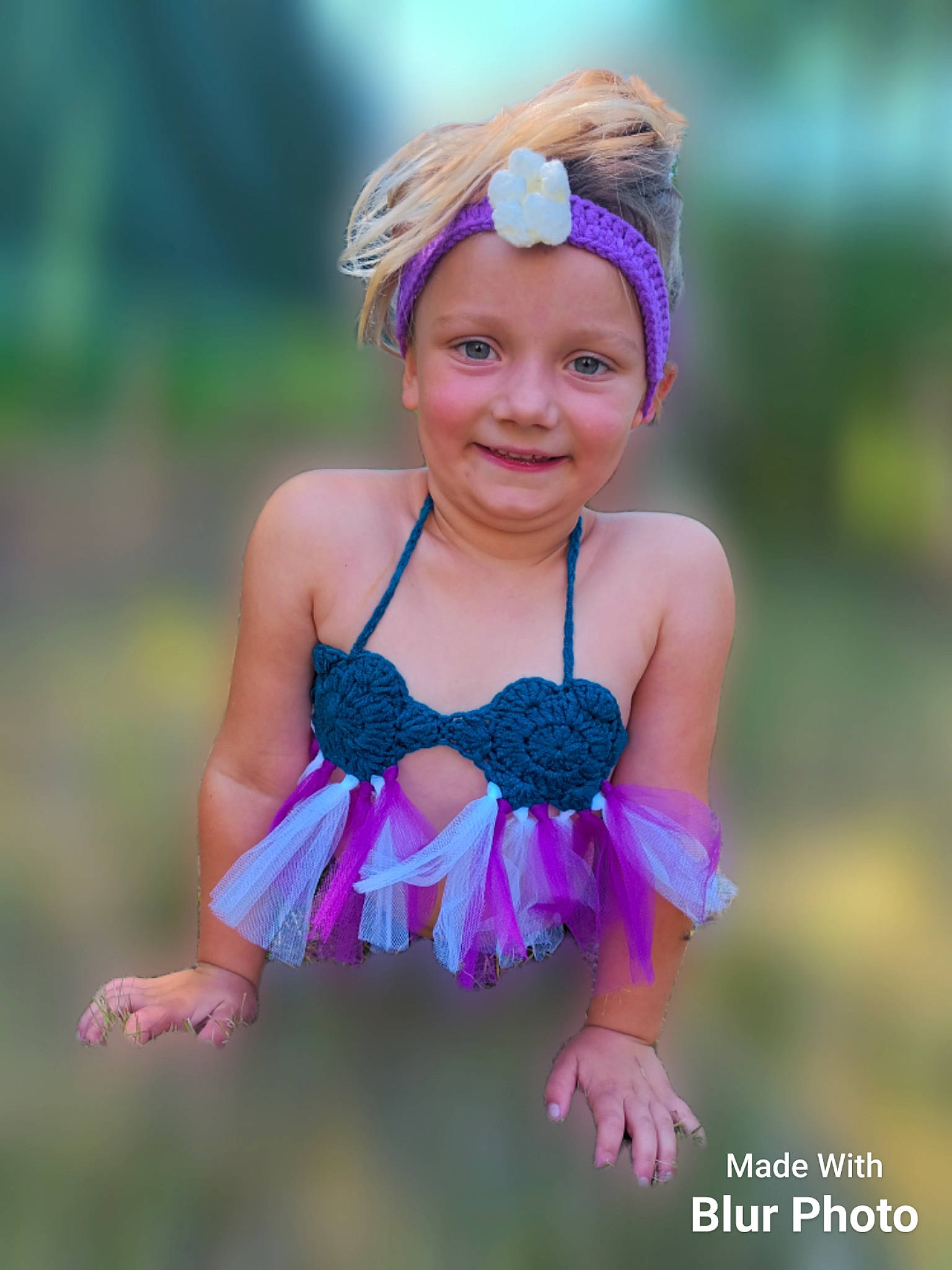 Pearley participe au concours pour gagner de l'argent avec cette photo : baby_toddler_clothing, child, dress, electric_blue, face, fashion_accessory, fun, grass, hair_accessory, happy, hat, headband, headpiece, headwear, joy, magenta, people_in_nature, person, pink, purple