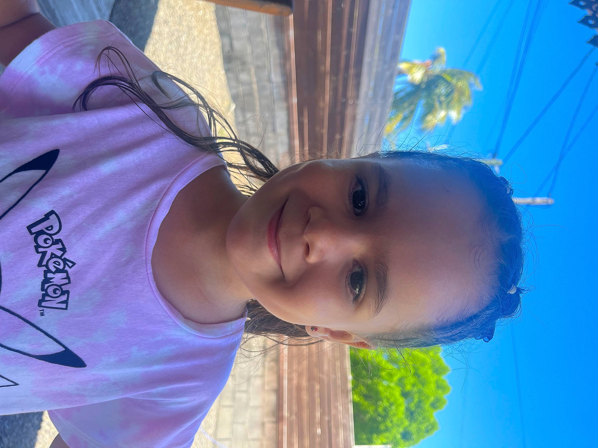 Marie a rejoint le concours — aidez-le/la à gagner de superbes lots ! black_hair, electric_blue, eye, eyebrow, fun, grass, happy, iris, joy, leisure, lip, neck, nose, people_in_nature, person, photograph, sky, smile, summer, toddler