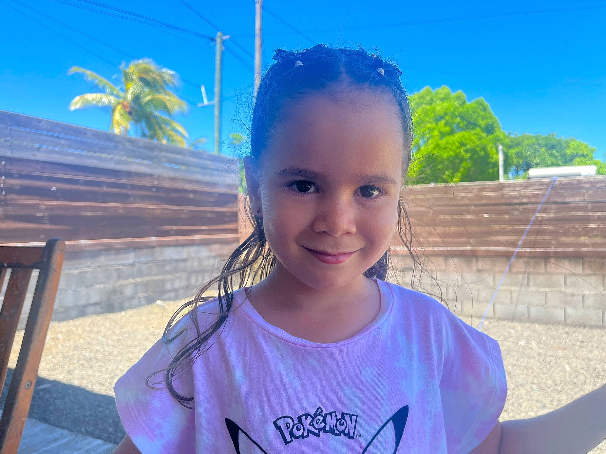 Marie participe au concours pour gagner de l'argent avec cette photo : azure, child, city, electric_blue, fun, grass, happy, joy, laugh, leisure, person, portrait_photography, recreation, sky, smile, summer, t_shirt, toddler, tourism, travel