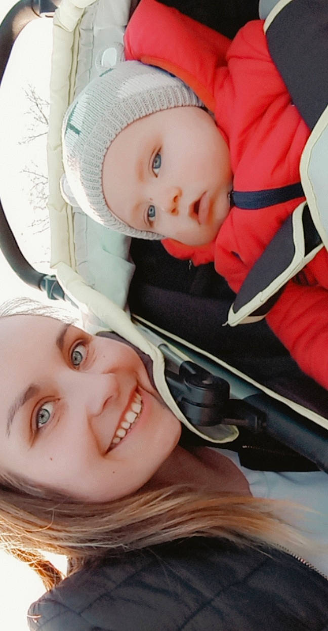 Elliot a rejoint le concours — aidez-le/la à gagner de superbes lots ! baby, baby_toddler_clothing, cheek, comfort, cosmetic_dentistry, eye, eyebrow, eyelash, facial_expression, gesture, headgear, headwear, iris, joy, lip, mouth, nose, organ, person, skin