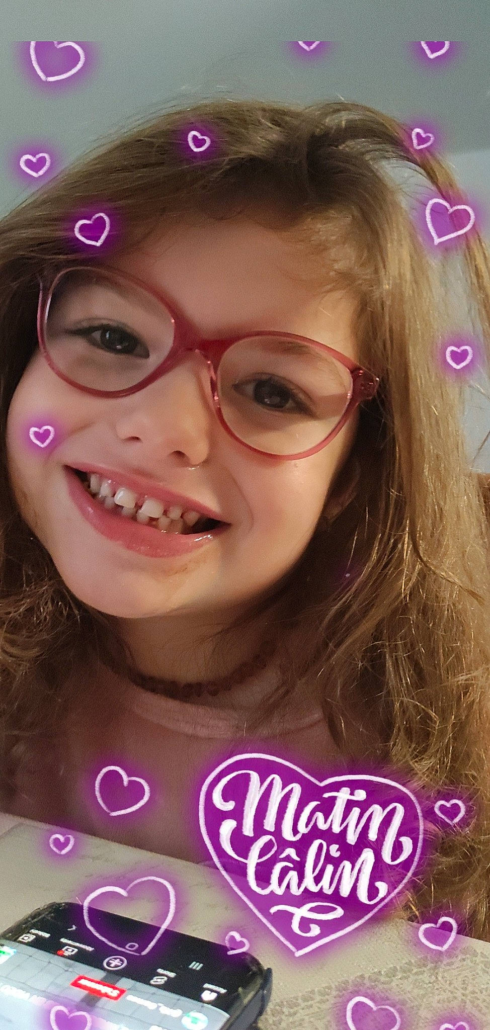 Talya participe au concours pour gagner de l'argent avec cette photo : cheek, chin, ear, eye, eyebrow, eyelash, facial_expression, forehead, glasses, hairstyle, human, jaw, joy, lip, mouth, nose, organ, person, purple, skin