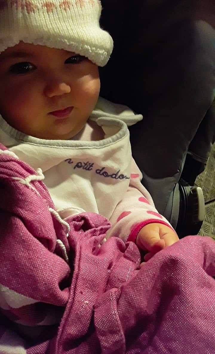 Shayness participe au concours pour gagner de l'argent avec cette photo : baby, cheek, child, eye, headgear, nose, person, pink, play, skin, smile, toddler